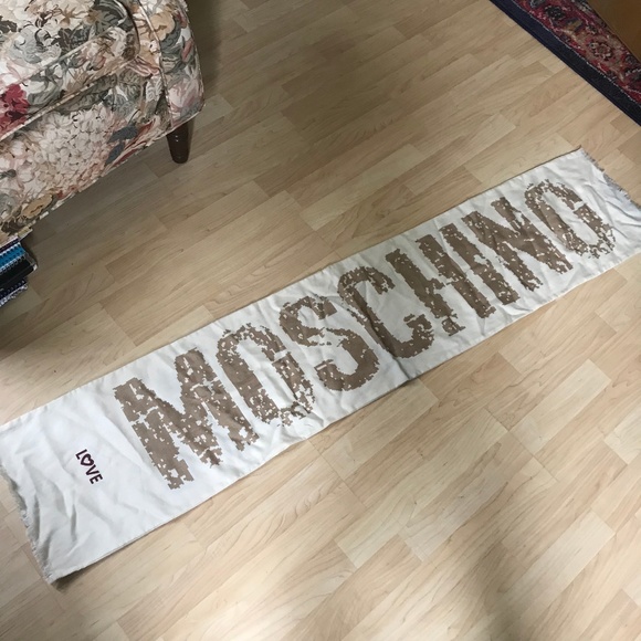Moschino Accessories - Moschino logo love scarf